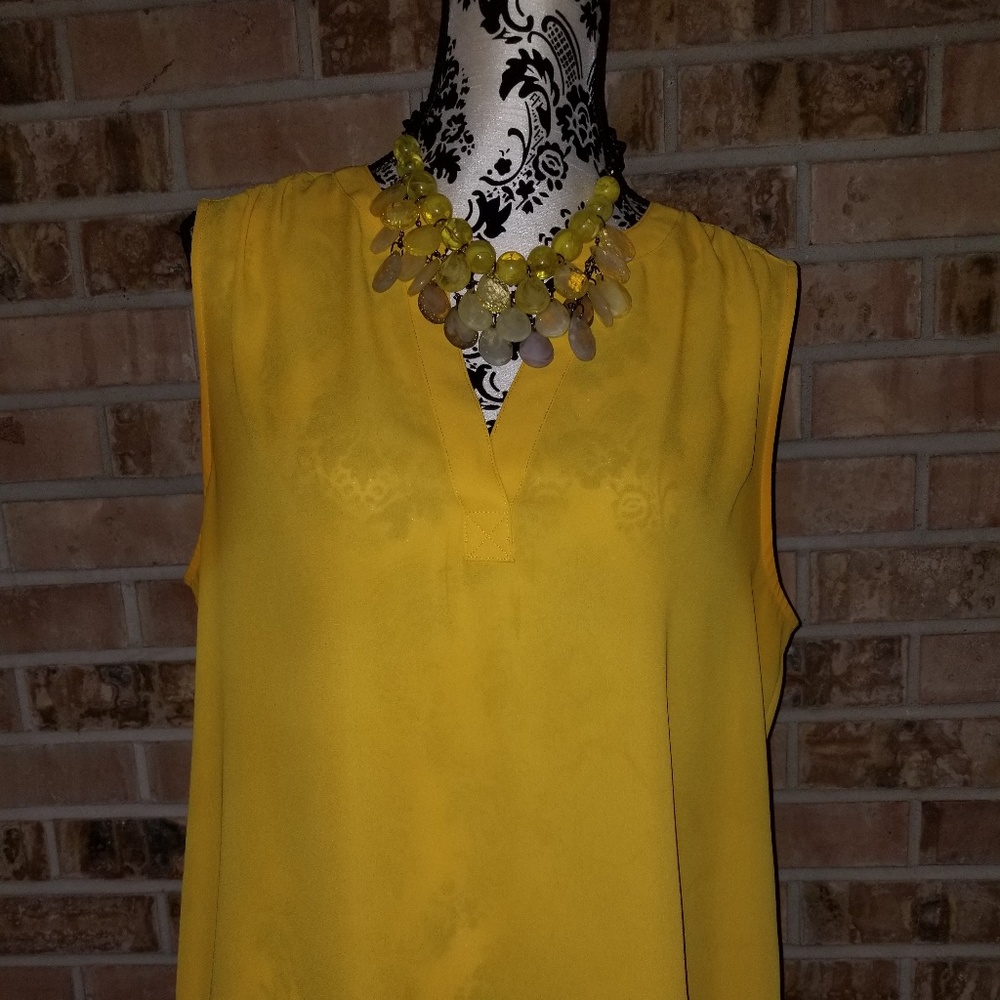 Good condition, pretty yellow top!